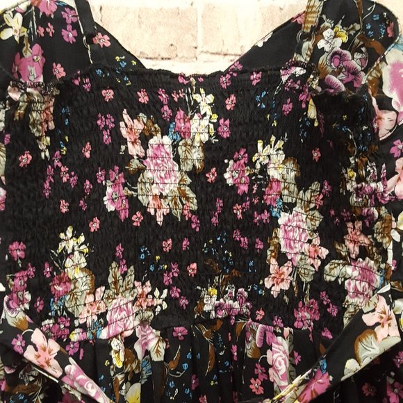 She's Cool Summer Dress Size Small - Picture 7 of 12